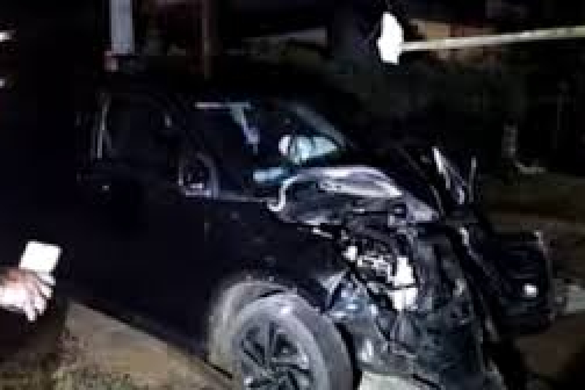 මාලිමා මන්ත්‍රී පැදවූ මෝටර් රථය තාප්පයක ගැටෙයි